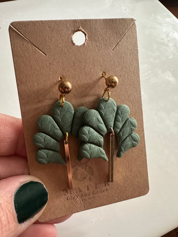 Green textured scalloped Drops