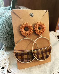 Sunflowers with Circle Plaid accents
